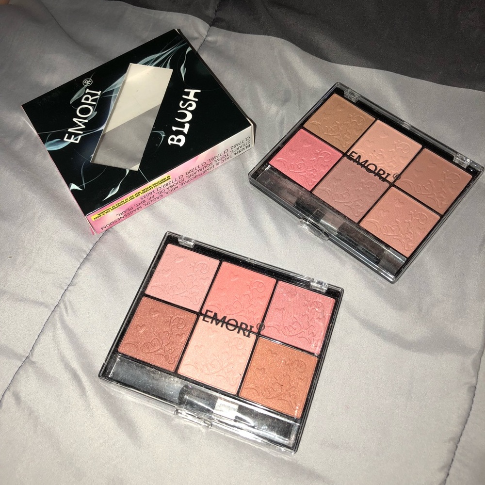 2 blush/highlight/bronzer palettes